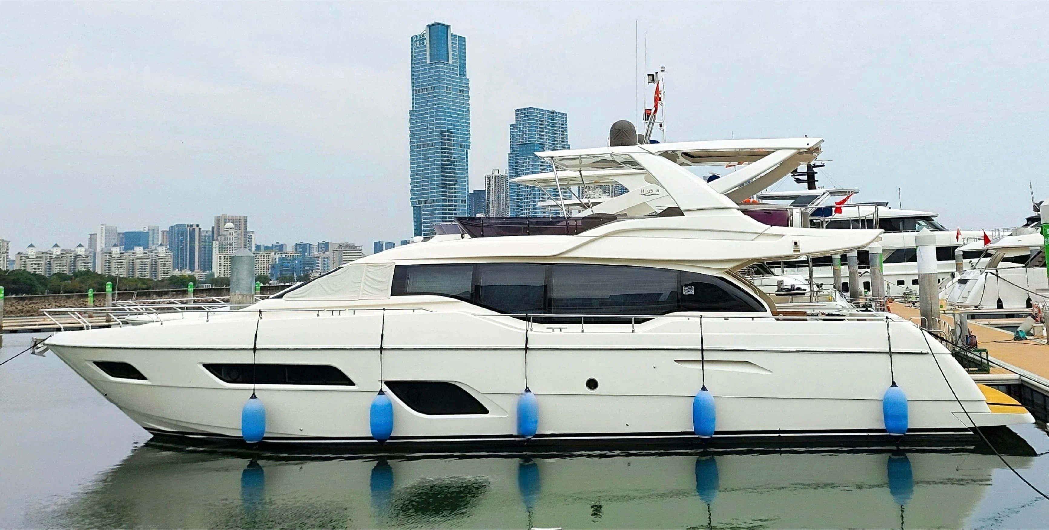 Ferretti 700 Flybridge for sale