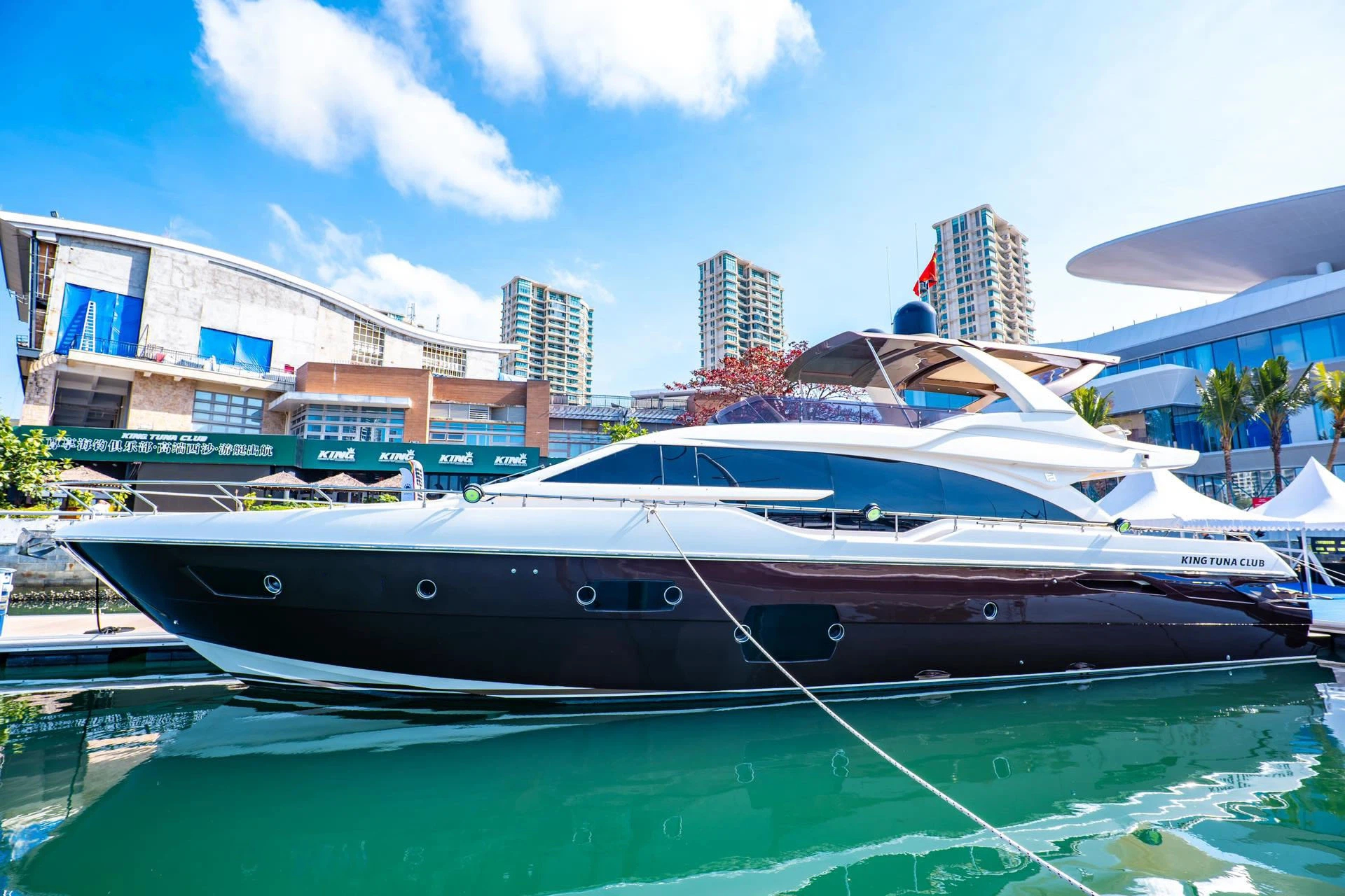 Ferretti 690 Custom for sale