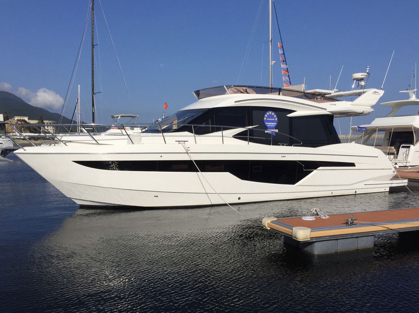Galeon 50 Fly (Transformer) for sale