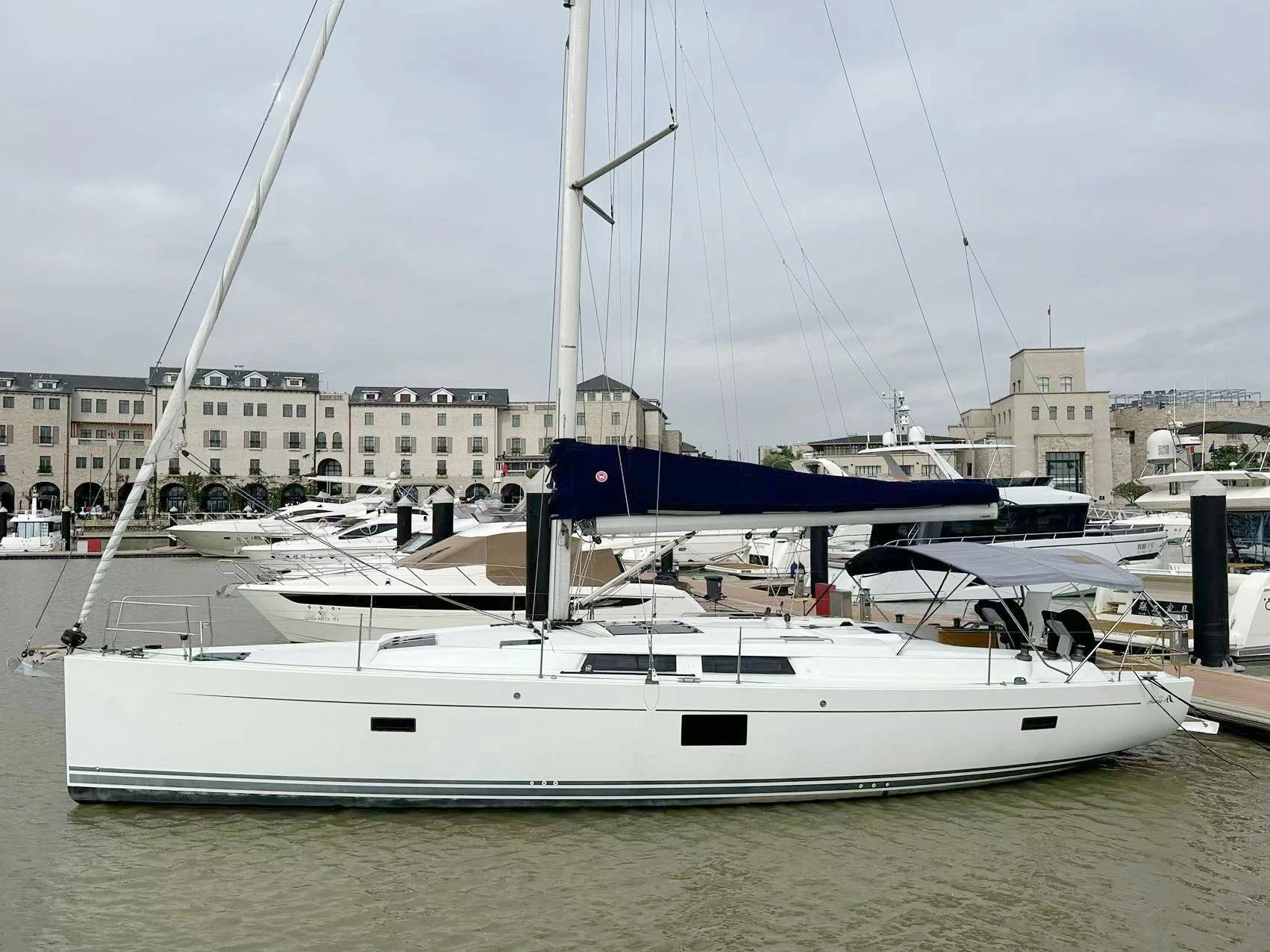 Hanse 455 Sailboat for sale