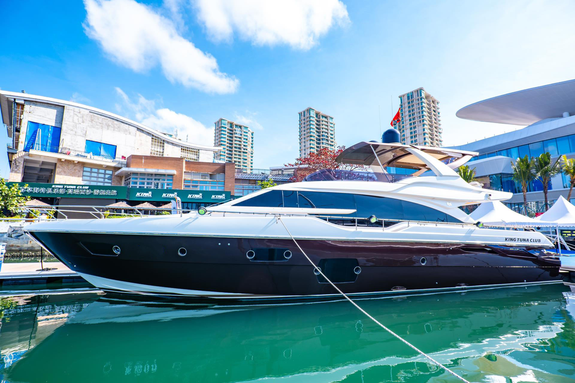 Ferretti 690 Custom (Tai He Edition) for sale